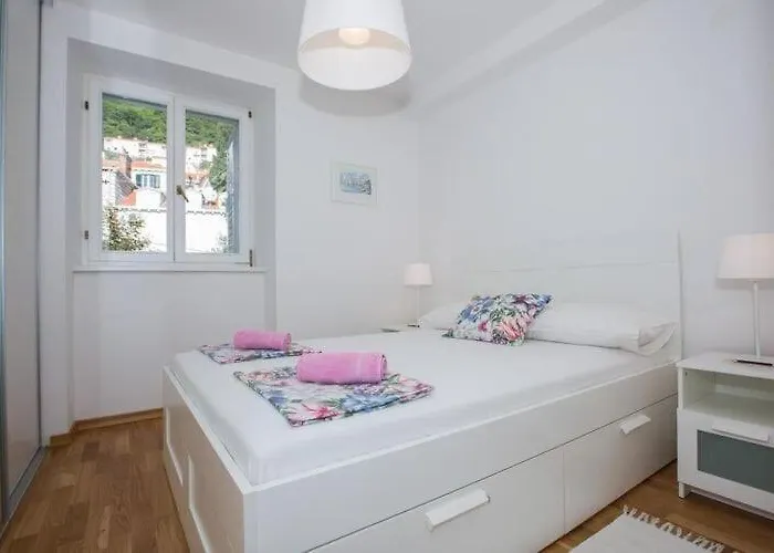 Nera - Triplex Two Bedroom With Balcony And Sea View Апартаменты
