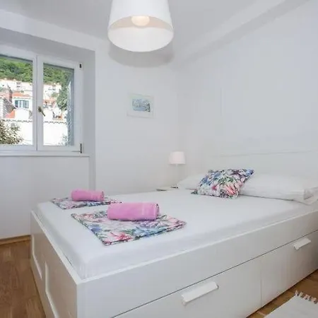 Nera - Triplex Two Bedroom With Balcony And Sea View Daire
