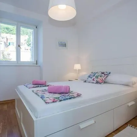 Appartamento Nera - Triplex Two Bedroom With Balcony And Sea View Ragusa