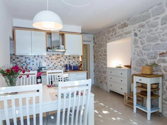 Nera - Triplex Two Bedroom With Balcony And Sea View דירה