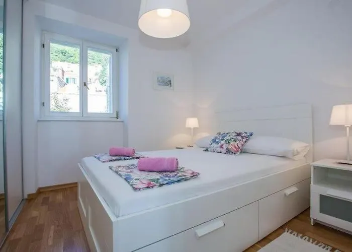 Lejlighed Nera - Triplex Two Bedroom With Balcony And Sea View Dubrovnik