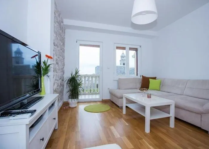 Nera - Triplex Two Bedroom With Balcony And Sea View