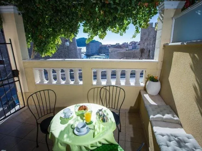 Nera - Triplex Two Bedroom With Balcony And Sea View דירה